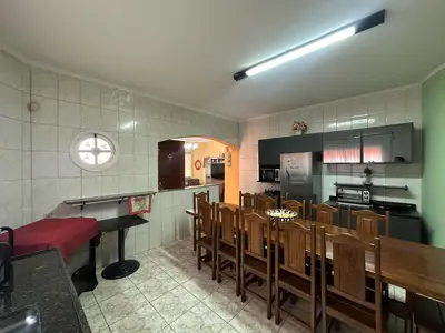 Casa - Mezanino com 3 quartos (sendo 1 suite(s)) a 600,00 metros praia.