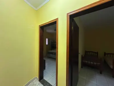 Casa - Mezanino com 3 quartos (sendo 1 suite(s)) a 600,00 metros praia.