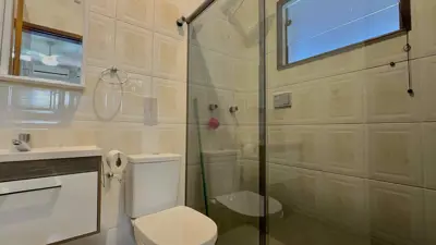 Casa - Térrea com piscina com 4 quartos (sendo 2 suite(s)) a 500,00 metros praia.