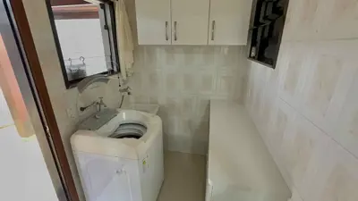 Casa - Térrea com piscina com 4 quartos (sendo 2 suite(s)) a 500,00 metros praia.