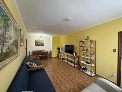 Apartamento - Amplo com 3 quartos (sendo 1 suite(s)) a 0,00 metros praia.