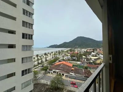 Apartamento - Amplo com 3 quartos (sendo 1 suite(s)) a 0,00 metros praia.