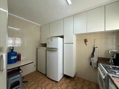 Apartamento - Amplo com 3 quartos (sendo 1 suite(s)) a 0,00 metros praia.