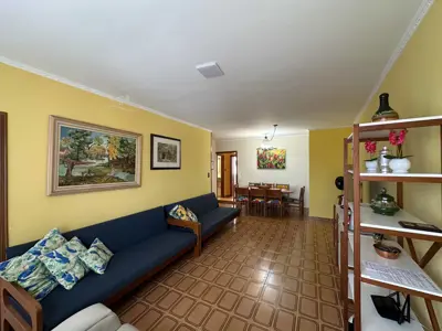 Apartamento - Amplo com 3 quartos (sendo 1 suite(s)) a 0,00 metros praia.