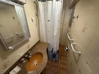 Apartamento - Amplo com 3 quartos (sendo 1 suite(s)) a 0,00 metros praia.