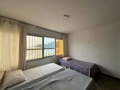 Apartamento - Alto com 2 quartos (sendo 2 suite(s)) a 0,00 metros praia.