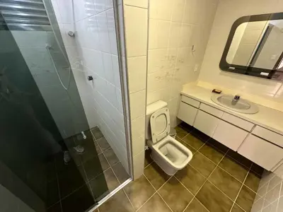 Apartamento - Alto com 2 quartos (sendo 2 suite(s)) a 0,00 metros praia.