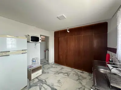 Apartamento - Alto com 2 quartos (sendo 2 suite(s)) a 0,00 metros praia.