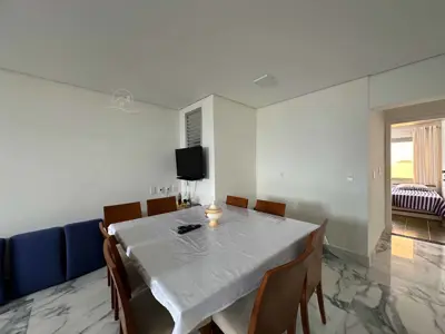 Apartamento - Alto com 2 quartos (sendo 2 suite(s)) a 0,00 metros praia.