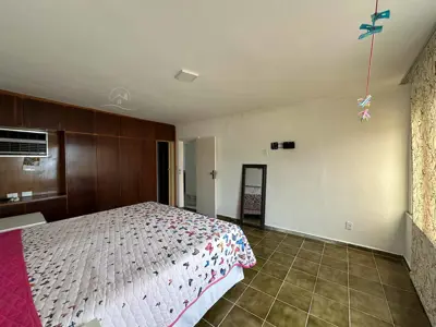 Apartamento - Alto com 2 quartos (sendo 2 suite(s)) a 0,00 metros praia.
