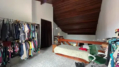 Casa - Sobrado com 3 quartos (sendo 1 suite(s)) a 700,00 metros praia.