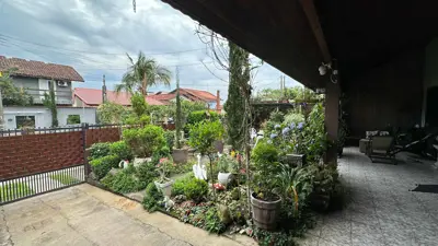 Casa - Sobrado com 3 quartos (sendo 1 suite(s)) a 700,00 metros praia.