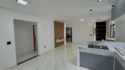 Casa - Térrea com piscina com 3 quartos (sendo 3 suite(s)) a 3000,00 metros praia.