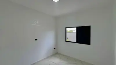 Casa - Térrea com piscina com 3 quartos (sendo 3 suite(s)) a 3000,00 metros praia.