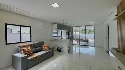 Casa - Térrea com piscina com 3 quartos (sendo 3 suite(s)) a 3000,00 metros praia.