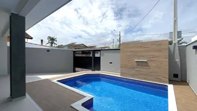 Casa - Térrea com 3 quartos (sendo 1 suite(s)) a 700,00 metros praia.