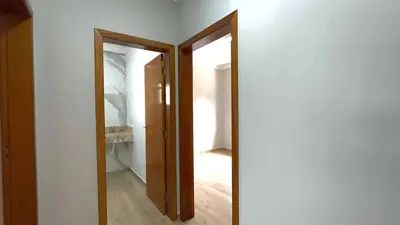 Casa - Térrea com 3 quartos (sendo 1 suite(s)) a 700,00 metros praia.