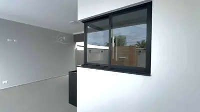 Casa - Térrea com 3 quartos (sendo 1 suite(s)) a 700,00 metros praia.