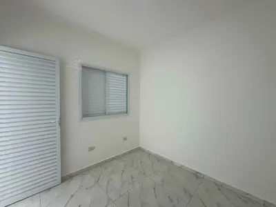 Casa - Térrea com 2 quartos (sendo 1 suite(s)) a 1000,00 metros praia.