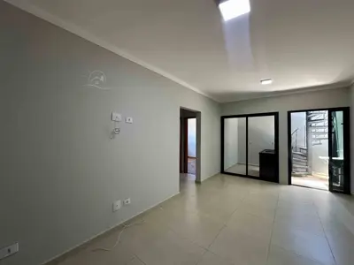 Apartamento - Cobertura com 2 quartos  a 900,00 metros praia.
