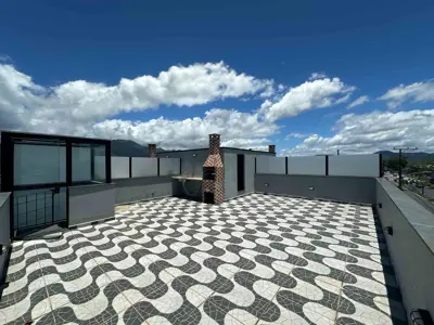 Apartamento - Cobertura com 2 quartos  a 900,00 metros praia.