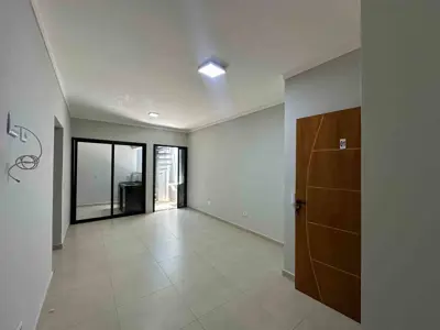 Apartamento - Cobertura com 2 quartos  a 900,00 metros praia.