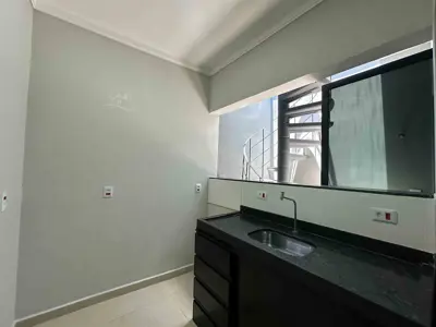 Apartamento - Cobertura com 2 quartos  a 900,00 metros praia.