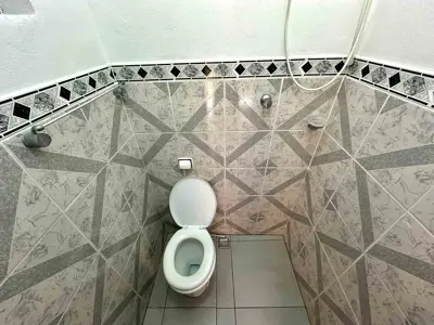 Casa - Térrea com 3 quartos (sendo 1 suite(s)) a 900,00 metros praia.