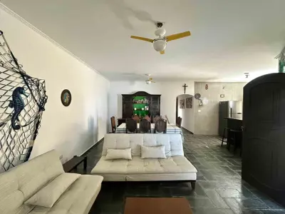 Casa - Térrea com 3 quartos (sendo 1 suite(s)) a 900,00 metros praia.