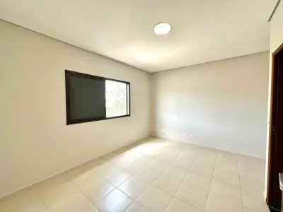 Apartamento - Duplex com 1 quartos (sendo 1 suite(s)) a 700,00 metros praia.