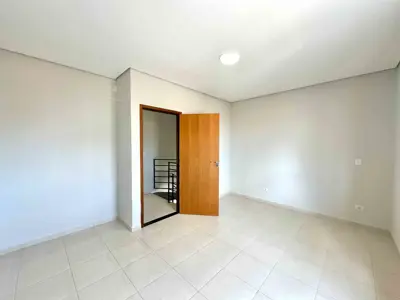 Apartamento - Duplex com 1 quartos (sendo 1 suite(s)) a 700,00 metros praia.