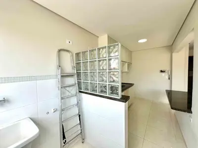 Apartamento - Duplex com 1 quartos (sendo 1 suite(s)) a 700,00 metros praia.