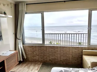 Apartamento - Alto com 1 quartos  a 10,00 metros praia.
