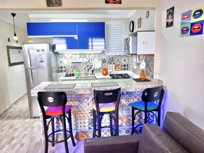 Apartamento - Alto com 1 quartos  a 10,00 metros praia.