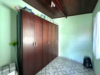 Casa - Térrea com 2 quartos (sendo 1 suite(s)) a 800,00 metros praia.