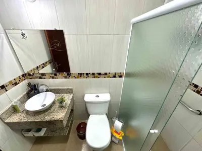 Casa - Térrea com 2 quartos (sendo 1 suite(s)) a 800,00 metros praia.