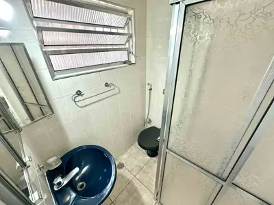 Casa - Térrea com 3 quartos (sendo 2 suite(s)) a 600,00 metros praia.