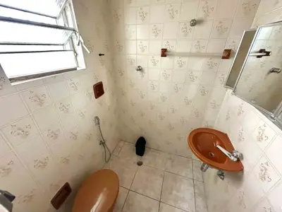 Casa - Térrea com 3 quartos (sendo 2 suite(s)) a 600,00 metros praia.