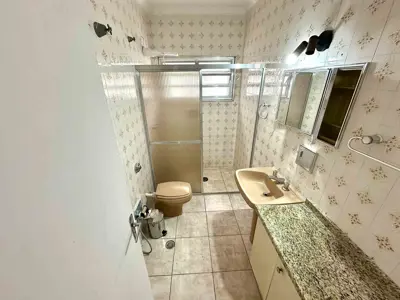 Casa - Térrea com 3 quartos (sendo 2 suite(s)) a 600,00 metros praia.