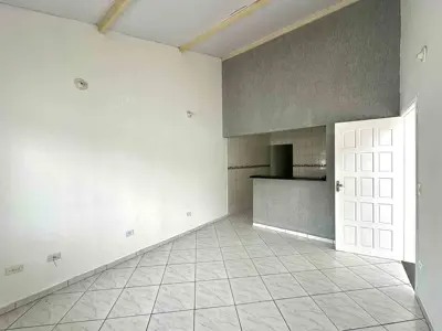 Casa - Térrea com 2 quartos (sendo 1 suite(s)) a 1600,00 metros praia.