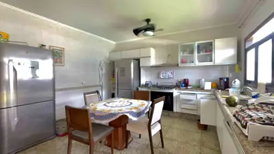 Casa - Térrea com 6 quartos (sendo 6 suite(s)) a 3000,00 metros praia.