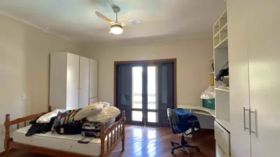 Casa - Térrea com 6 quartos (sendo 6 suite(s)) a 3000,00 metros praia.