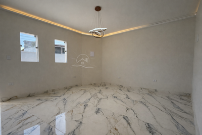 Casa - Térrea com piscina com 2 quartos (sendo 1 suite(s)) a 2000,00 metros praia.