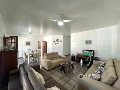 Casa - Térrea com 4 quartos (sendo 1 suite(s)) a 30,00 metros praia.