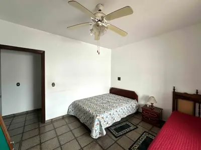 Casa - Térrea com 4 quartos (sendo 1 suite(s)) a 30,00 metros praia.