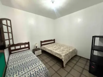 Casa - Térrea com 4 quartos (sendo 1 suite(s)) a 30,00 metros praia.