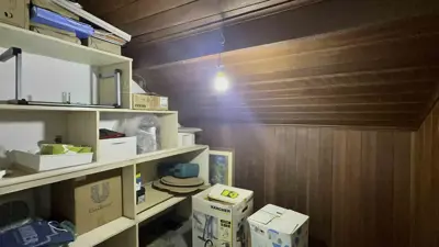 Casa - Sobrado com 7 quartos (sendo 2 suite(s)) a 3000,00 metros praia.