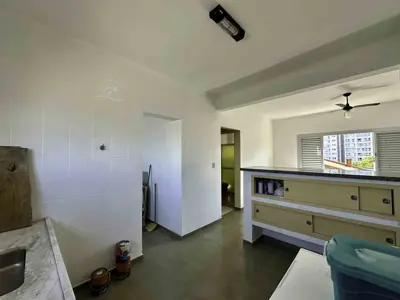 Apartamento - Alto com 2 quartos  a 500,00 metros praia.