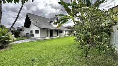Casa - Sobrado com 2 quartos (sendo 1 suite(s)) a 790,00 metros praia.