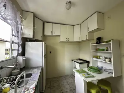 Apartamento - Amplo com 2 quartos  a 3500,00 metros praia.